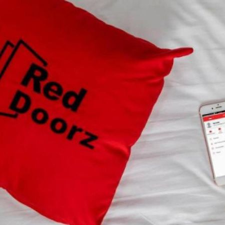 Reddoorz Plus Near Rs Rk Charitas 2 Palembang Exteriér fotografie