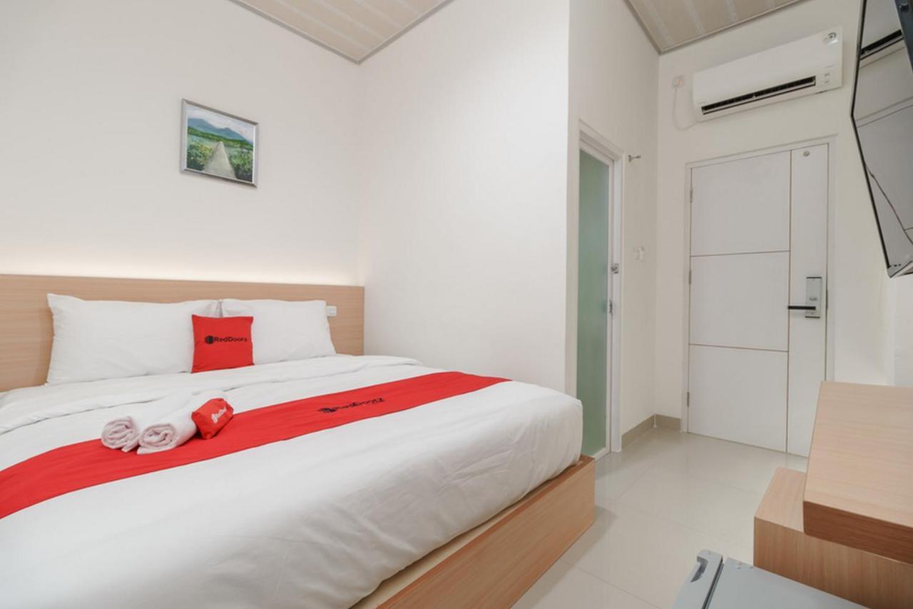 Reddoorz Plus Near Rs Rk Charitas 2 Palembang Exteriér fotografie