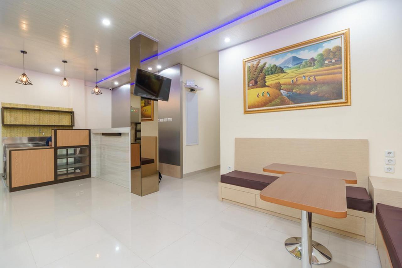 Reddoorz Plus Near Rs Rk Charitas 2 Palembang Exteriér fotografie